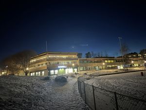 Foto av skolen